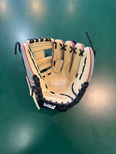 New Wilson A2000 Pedroia Fit Super Skin Right Hand Throw 11.25” Baseball Glove
