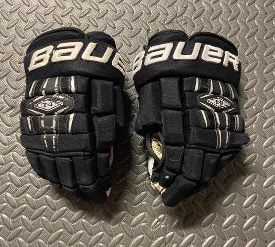 Used Bauer 14" Nexus 800 Gloves
