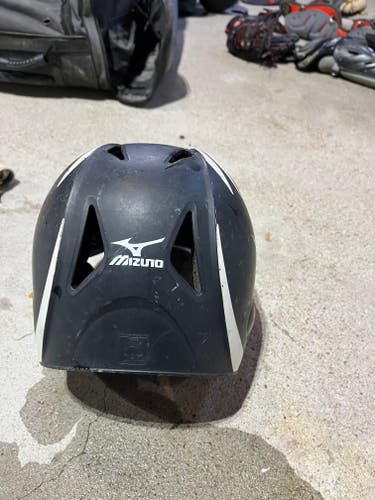 Used 6 3/4 Mizuno MBH252 Batting Helmet