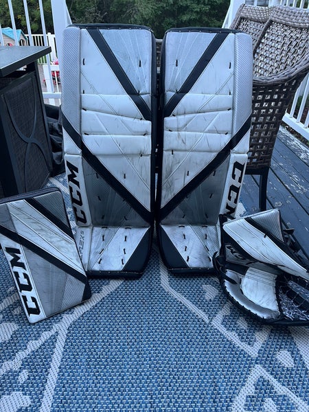 Used  Regular Eflex 5 Goalie Full Set