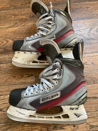 Senior Bauer Regular Width Size 7.5 Vapor X7.0 Hockey Skates