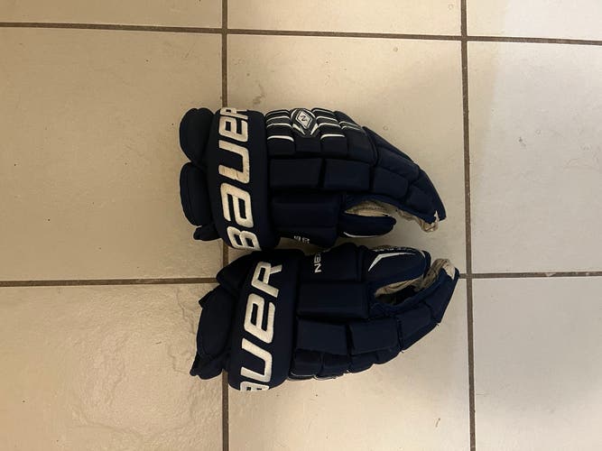 Bauer 15" Nexus 800 Gloves