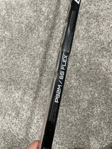 Intermediate Right Handed P92M  Vapor Hyperlite Hockey Stick