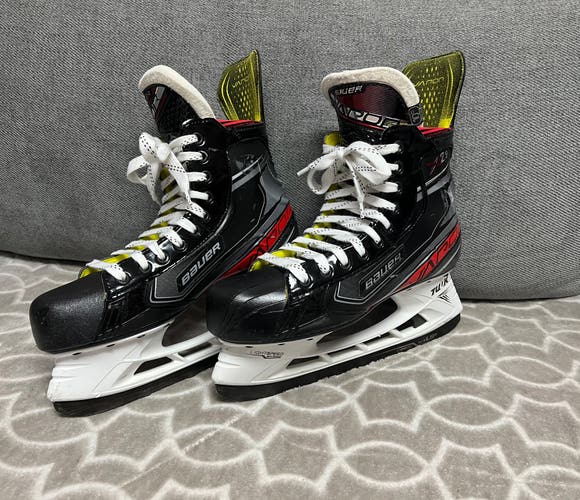 Bauer Vapor X2.9 Hockey Skates Size 10 - Upgraded Blades, Excellent condition