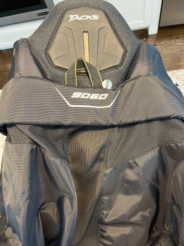 Senior Large CCM Tacks 9060 Hockey Pants