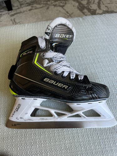 Junior Used Bauer Elite Hockey Goalie Skates Regular Width Size 2