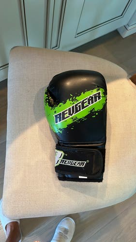 Revgear boxing glove right only 8oz