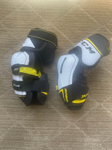Used Large CCM  Tacks 9060 Elbow Pads