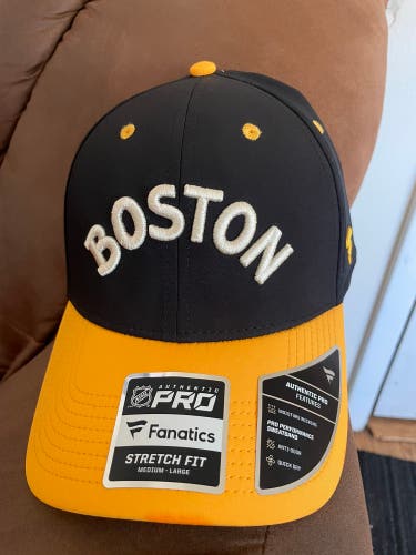 Boston Bruins Fanatics Men’s NHL Winter Classic Flexfit Hat ML