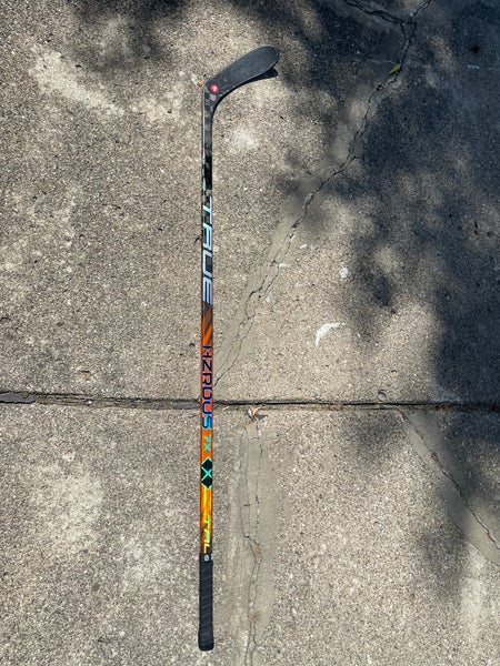 Senior Right Handed P28 Hzrdus 7x Hockey Stick