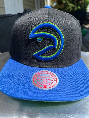 Mitchell & Ness Atlanta Hawks Alternate Color Snapback Hat