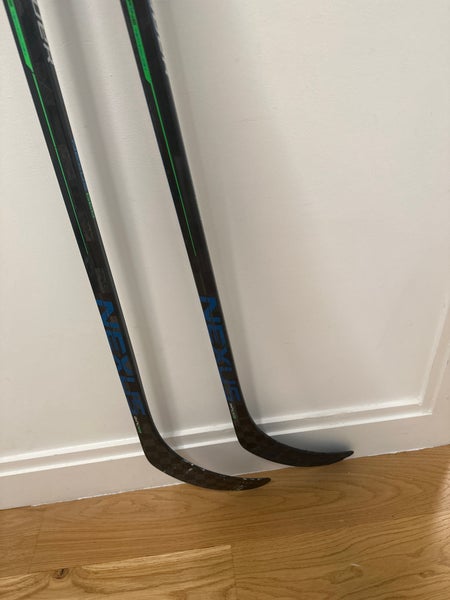 Intermediate Right Handed P92 Nexus Geo Hockey Stick