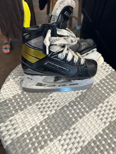 Used Bauer Regular Width Size 11 Supreme 3S Hockey Skates