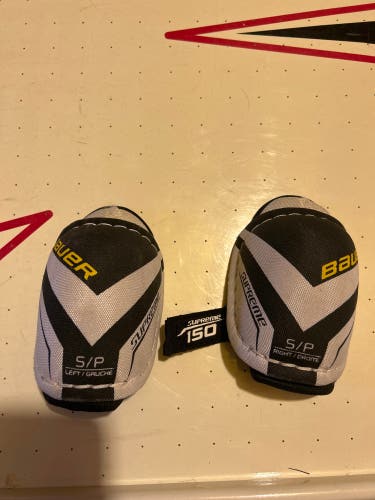 Used Small Bauer  Supreme 150 Elbow Pads