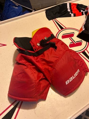 Youth Small Bauer Supreme S170 Hockey Pants