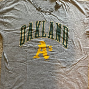 Oakland Athletics V Tie Dye T-shirt (Medium) : : Clothing