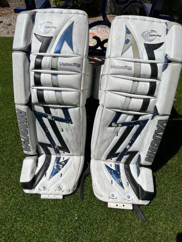 30" Vaughn  Velocity 7200 Goalie Leg Pads