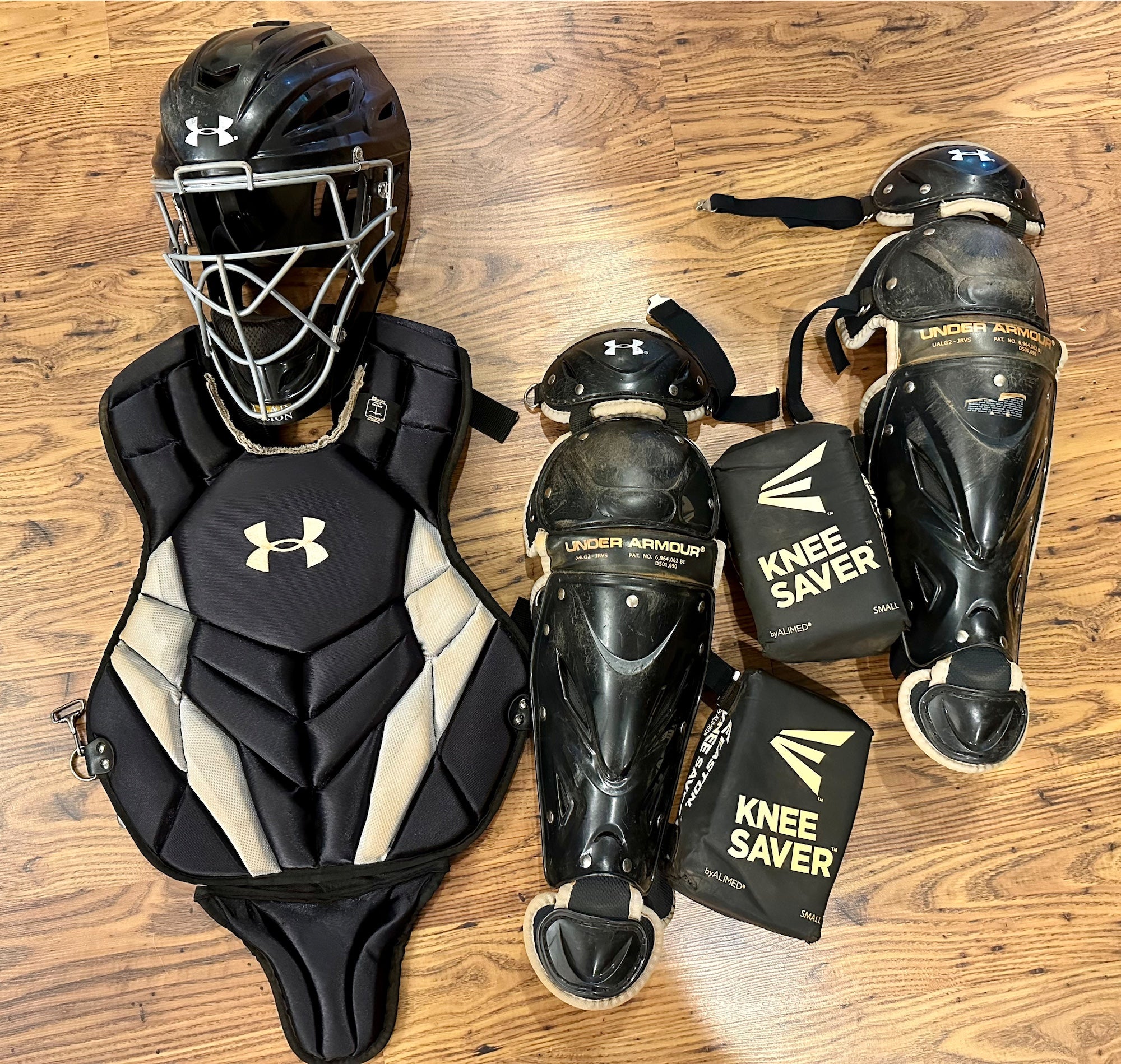 Under Armour Girls' Victory Series Catcher's Set