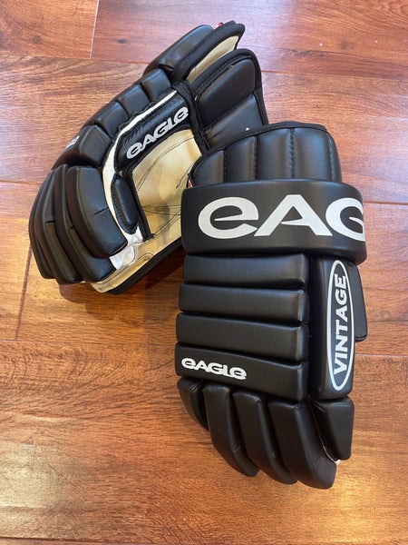 New Eagle L29 Vintage Hockey Gloves 14