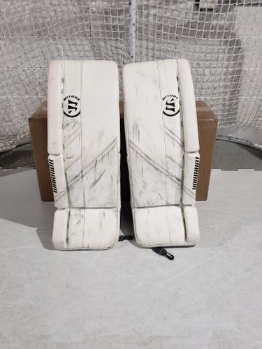 Used 31" Warrior Ritual G5 Goalie Leg Pads