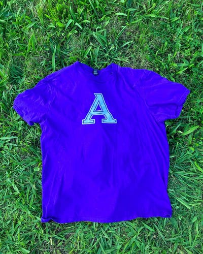 Amherst college t shirt XL