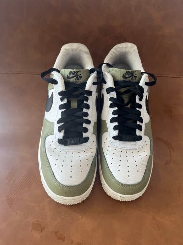 Men's Size 7.5 (Women's 8.5) Nike Air Force 1 Shoes