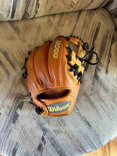 2020 Right Hand Throw 11.5" A2000 Baseball Glove