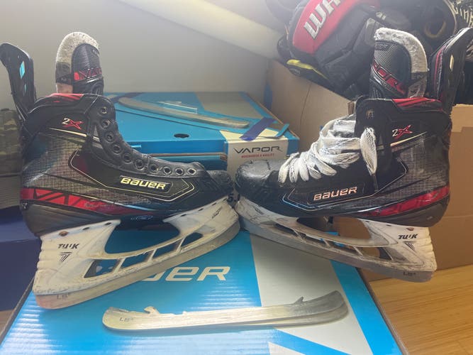 Intermediate Bauer Regular Width Size 6.5 Vapor 2X Pro Hockey Skates