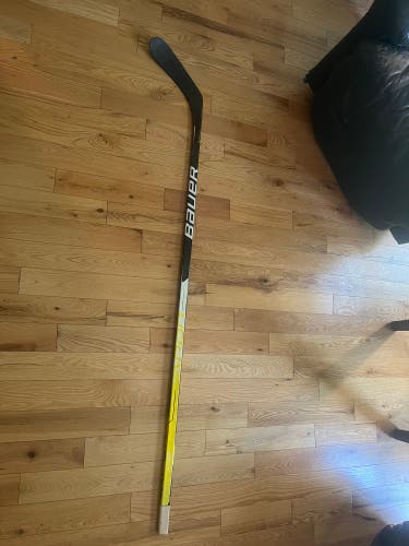 Senior Left Hand P28 Pro Stock Vapor Hyperlite Hockey Stick
