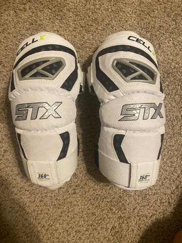 Used Medium STX Cell V Arm Pads
