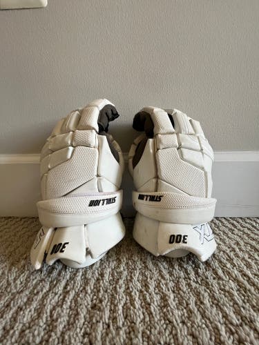 Used Stx Stallion 300 Lacrosse Gloves