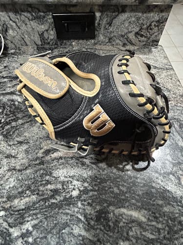 Wilson A2000 33/38 Catchers glove