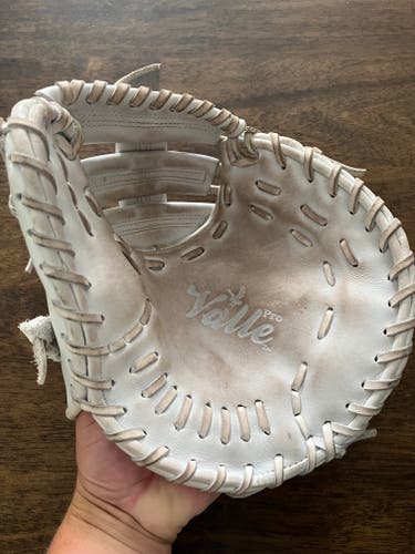 Used Valle Pro Right Hand Throw Training First Base Baseball Glove 11"