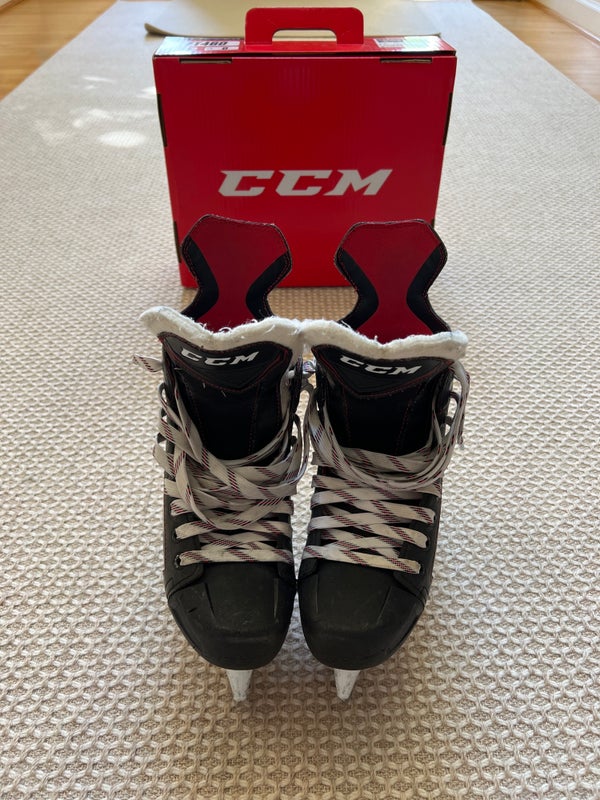 Used CCM Regular Width  Size 5.5 JetSpeed FT460 Hockey Skates
