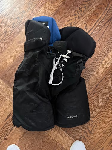 Senior Medium Bauer Pro Stock Nexus Custom Pro Hockey Pants