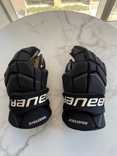 Bauer matrix hockey gloves 15”