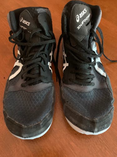 ASICS wrestling shoes size 7 1/2