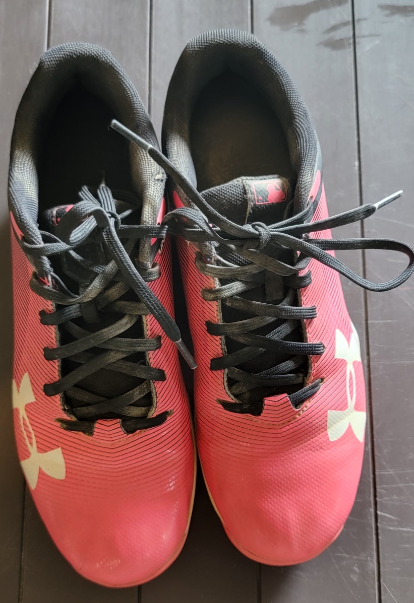 Pink Used Girls Size 4.0 (Women's 5.0) Molded Cleats Under Armour Low Top