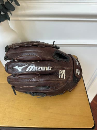 Mizuno Softball Glove