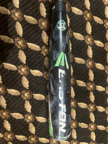 Used USSSA Certified Easton Composite Mako Bat (-5) 25 oz 30"