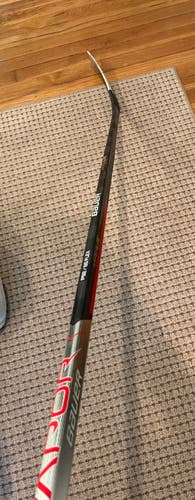 Intermediate Used Right Handed Bauer Vapor Hyperlite Hockey Stick P88