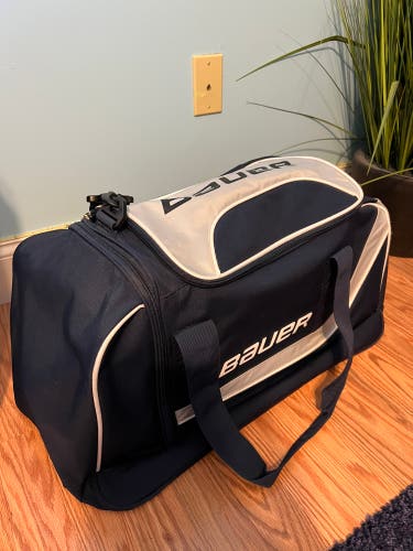 Bauer duffel bag