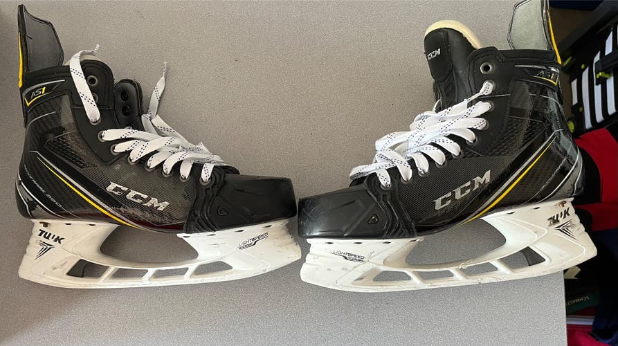 CCM AS1 Pro Stock Hockey Skates Size 9 1/4