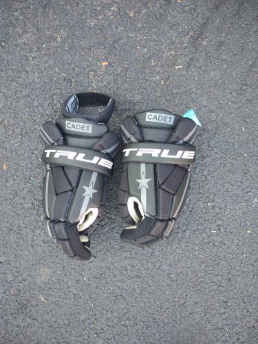 Used Player's True Lacrosse Gloves 12"
