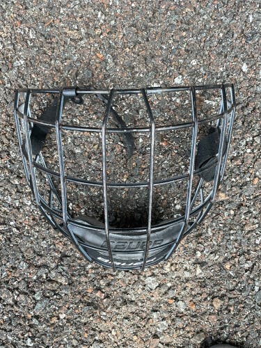 Small Bauer Profile II Facemask