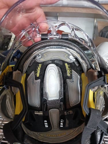 Used Medium Bauer BHH9900 Helmet