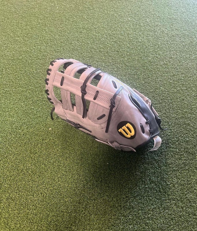 Wilson A2000 First base glove
