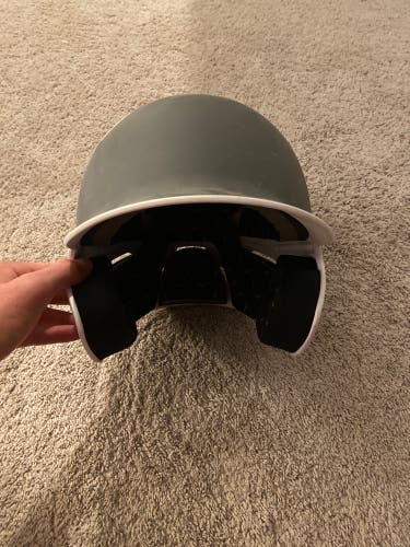 Once Used 6 1/2 - 7 1/2 Mizuno Batting Helmet