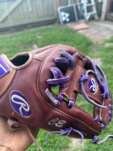 Used Right Hand Throw 11.5" Baseball Glove