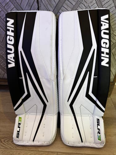 26+2" Vaughn Ventus SLR3 Jr Goalie Leg Pads